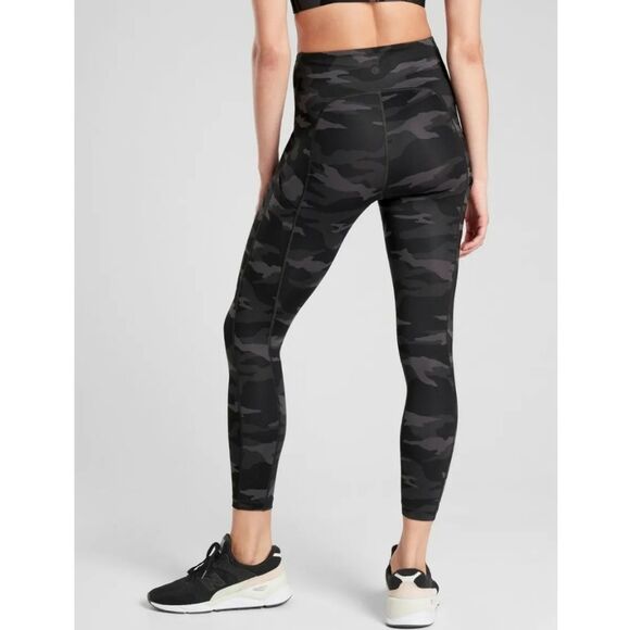 Athleta Ultimate Stash Camo 7/8 size S - Picture 3 of 10